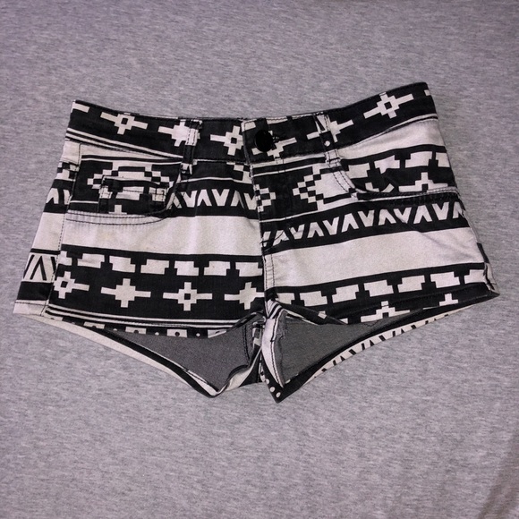 TOPSHOP Aztec Shorts, Hotpants - Picture 6 of 6